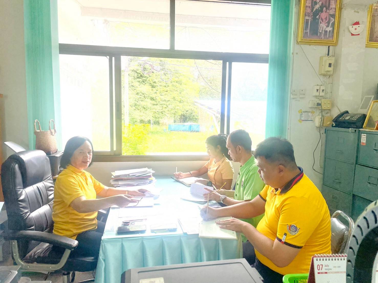 พช.เมืองสรวง จังหวัดร้อยเอ็ด : ประชุมเจ้าหน้าที่พัฒนาชุมชน ประจำเดือนสิงหาคม 2568